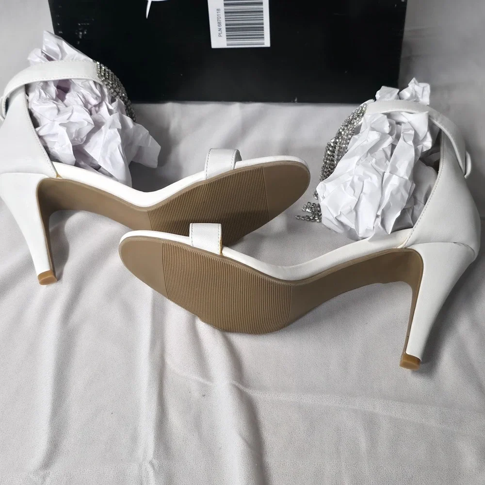 Beacon Women's Glamour Rhinestone White Heels Size 9M NIB